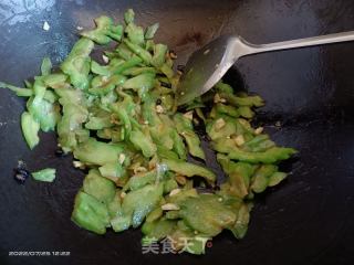 豆豉炒苦瓜的做法步骤：5