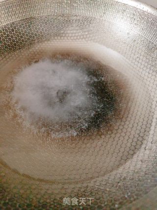 爆炒鱿鱼须的做法步骤：2