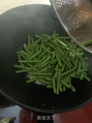 炒豆角的做法步骤：7