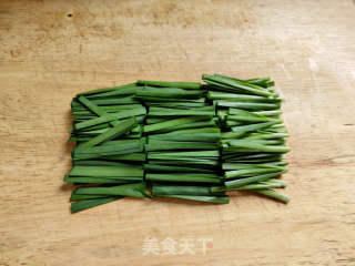 香干炒韭菜的做法步骤：1