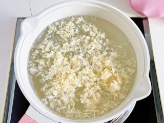 ‼️超好喝????清凉爽口的银耳冻水果气泡饮的做法步骤：2