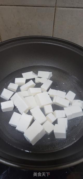 蟹黄豆腐的做法步骤：2