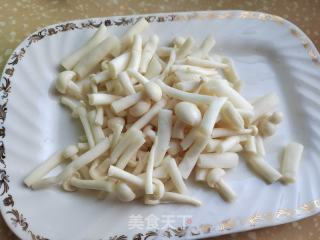 鳞虾海鲜菇烧蒲瓜的做法步骤：3