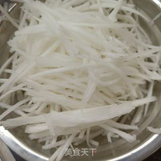 白萝卜鲫鱼汤的做法步骤：4