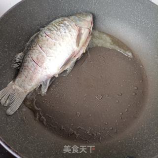 白萝卜鲫鱼汤的做法步骤：6