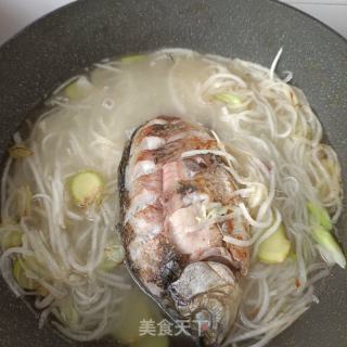 白萝卜鲫鱼汤的做法步骤：11