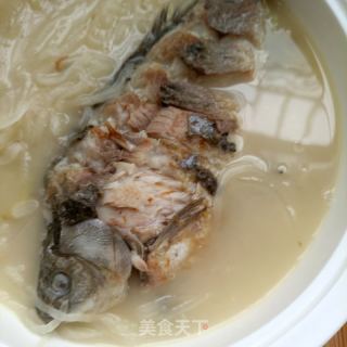 白萝卜鲫鱼汤的做法步骤：14