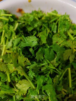 香菜拌牛肉的做法步骤：17