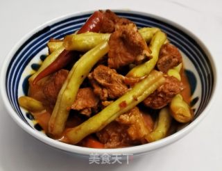 白不老豆角炖排骨的做法