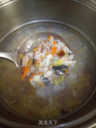 胡萝卜皮蛋瘦肉粥的做法步骤：4