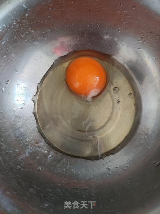 鸡蛋芝麻饼的做法步骤：1