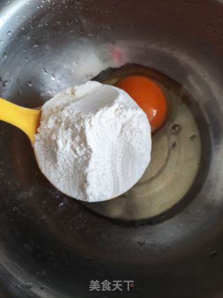 鸡蛋芝麻饼的做法步骤：2