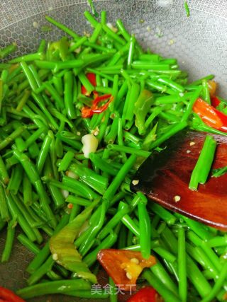 炒空心菜梗的做法步骤：7