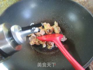 鸡块炒西芹的做法步骤：5