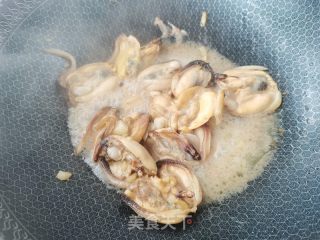 青菜豆腐粉丝贻贝汤的做法步骤：5