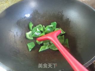 虾仁柿子椒炒鞭笋的做法步骤：7