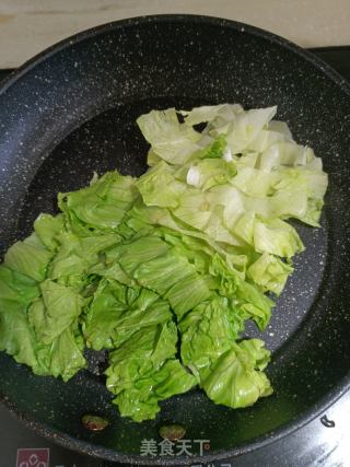 蒜蓉小龙虾炒面的做法步骤：3