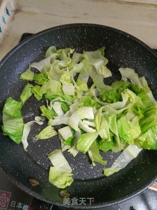 蒜蓉小龙虾炒面的做法步骤：4