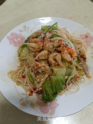 蒜蓉小龙虾炒面的做法步骤：11