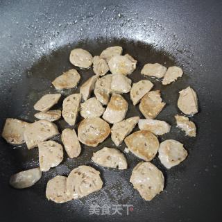 肉丸炒苦瓜的做法步骤：3