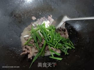 鸭肾炒葱段的做法步骤：4