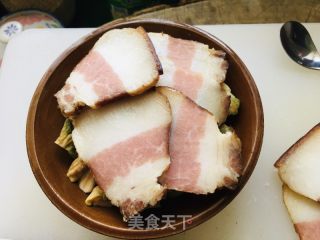 豌豆萝卜干蒸腊肉的做法步骤：3