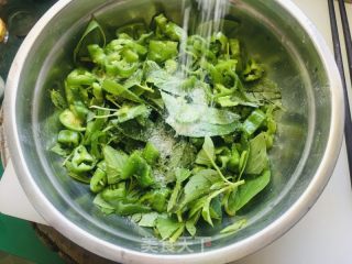 生腌荆芥的做法步骤：2