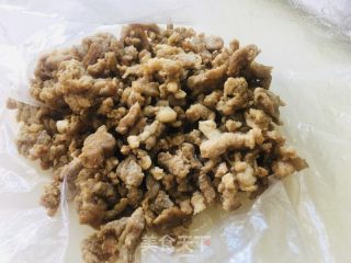 青椒牛肉丝的做法步骤：1