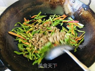 青椒牛肉丝的做法步骤：4