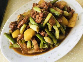 砂锅酸菜粉条炖红烧肉的做法步骤：14