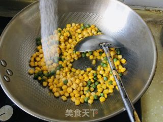 豌豆炒玉米的做法步骤：4