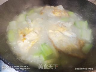 丝瓜煎鸡蛋汤的做法步骤：5