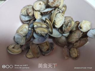 蛤蜊蒸蛋的做法步骤：1