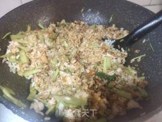 空心菜根炒饭的做法步骤：4