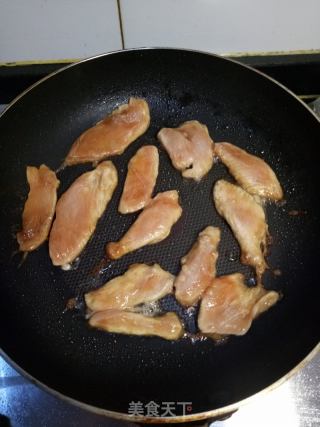 香煎鸡胸肉的做法步骤：4