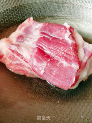 梅菜扣肉的做法步骤：3
