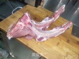糖醋排骨的做法步骤：1