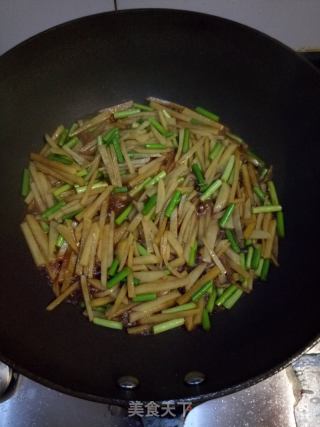 土豆丝炒面的做法步骤：4