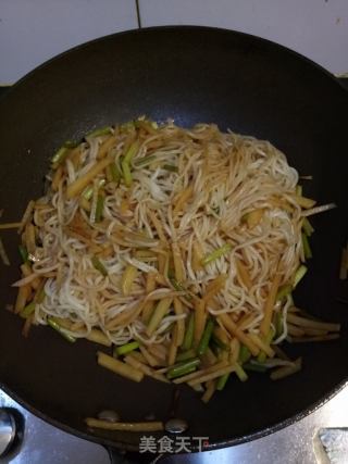 土豆丝炒面的做法步骤：6