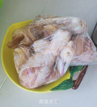 洋葱烤鸡腿的做法步骤：2