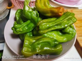 青椒酿肉的做法步骤：1