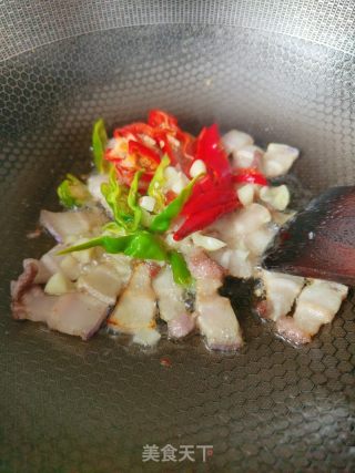 双菇炒肉的做法步骤：4