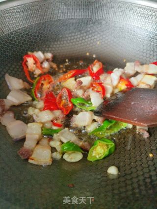 双菇炒肉的做法步骤：5