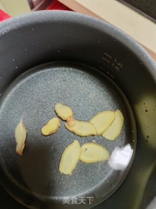 凤尾滑肉汤的做法步骤：1