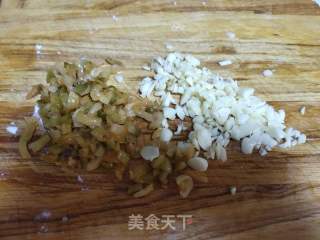 榨菜肉末蒸茄子的做法步骤：2
