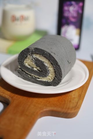 竹炭蛋糕卷