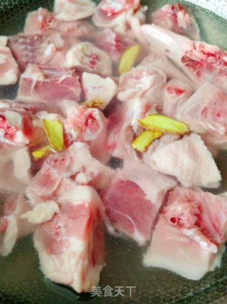 红烧鸭子的做法步骤：2