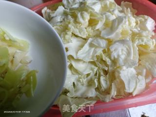 手撕包菜的做法步骤：1