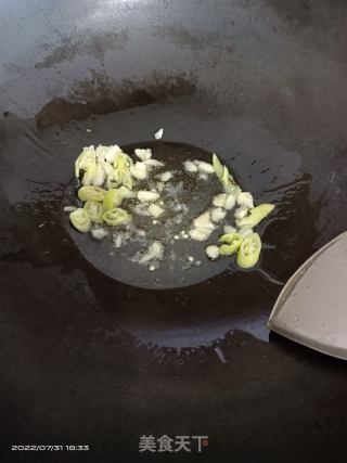 手撕包菜的做法步骤：2