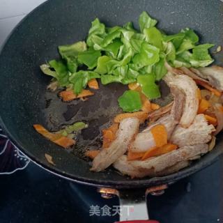 皱皮椒回锅肉的做法步骤：12